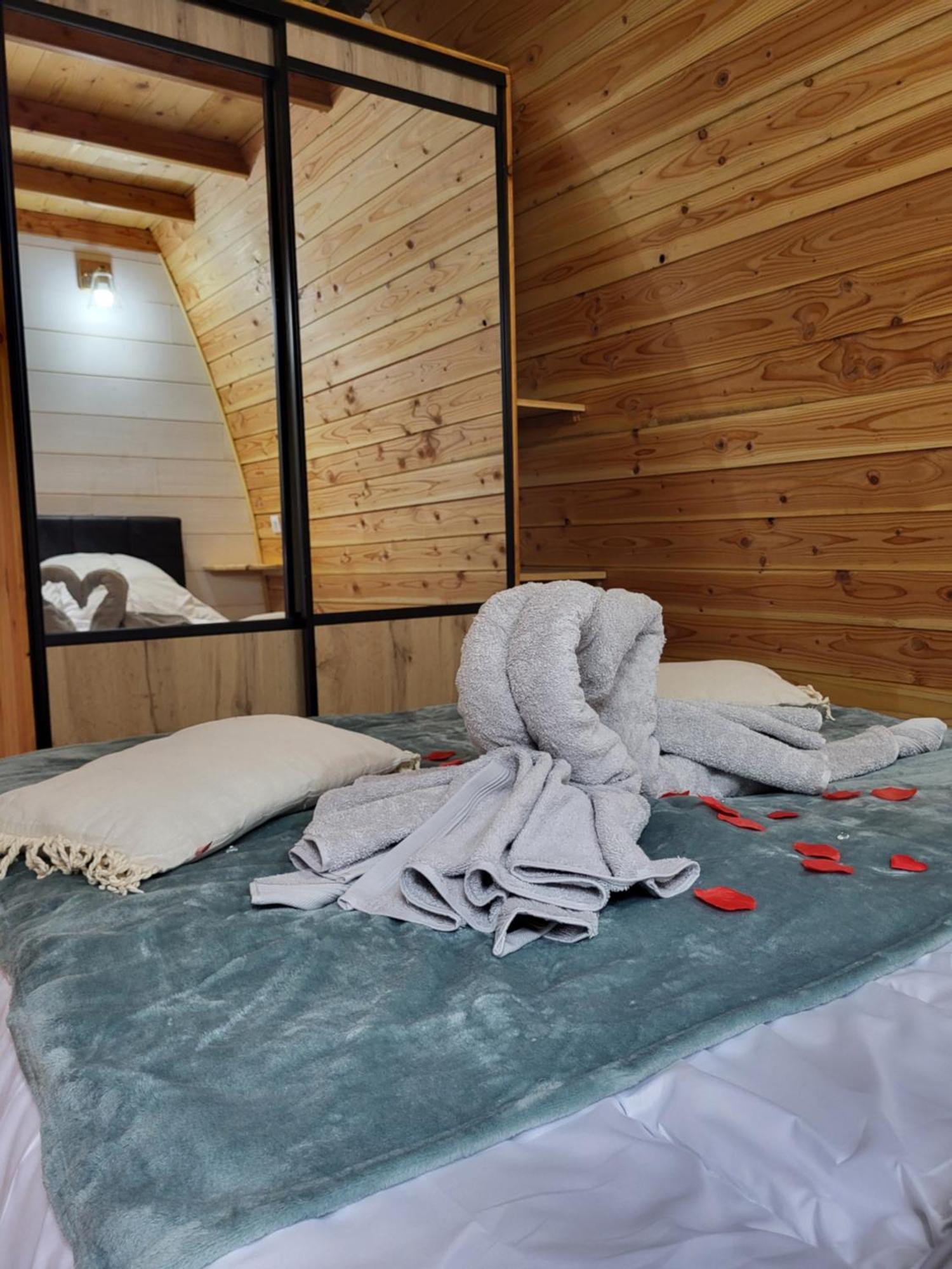 Lodge Pod Es Aqui *